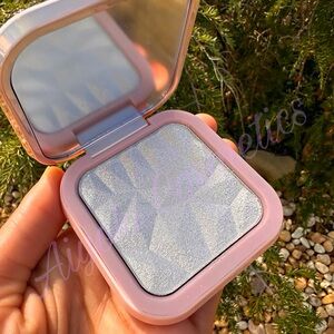 Diamond Dust — Luxury Illumination Highlighter